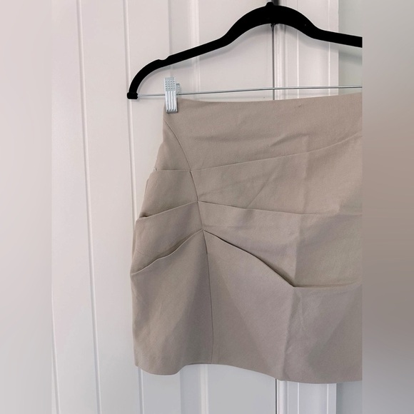 ASOS DESIGN Ruched Mini Skirt Stone size 2-NWT - Picture 5 of 12